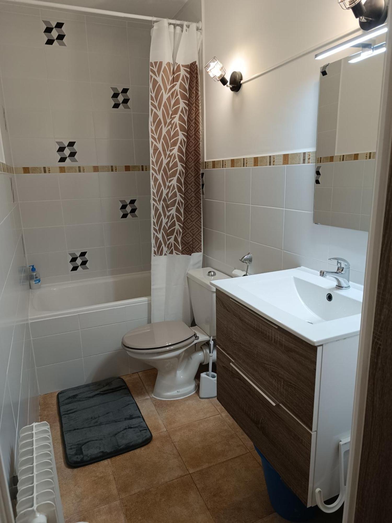 Studio Agreable Tout Confort Les Angles  Exteriér fotografie